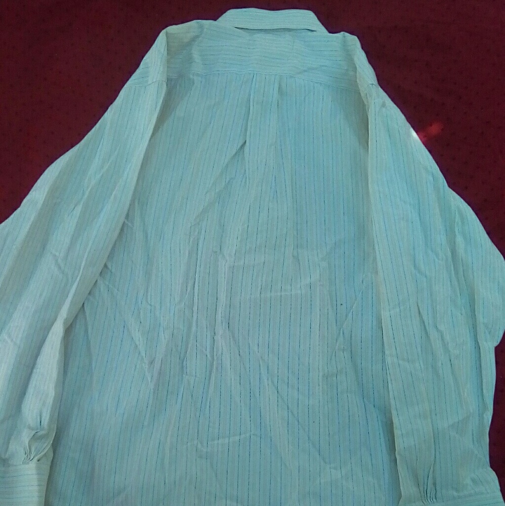 Shirt - Picture 3 of 4